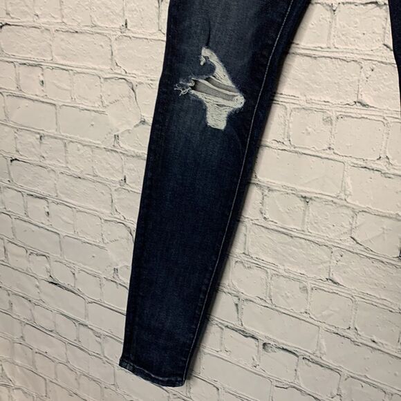 AE Next Level Stretch high rise jeans. Size 2 - Picture 3 of 4